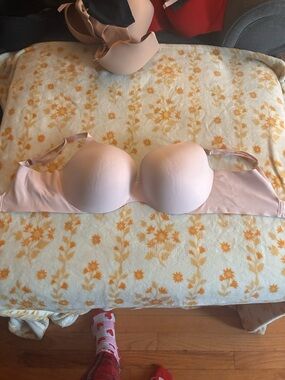 Victoria's Secret Light Pink Bra